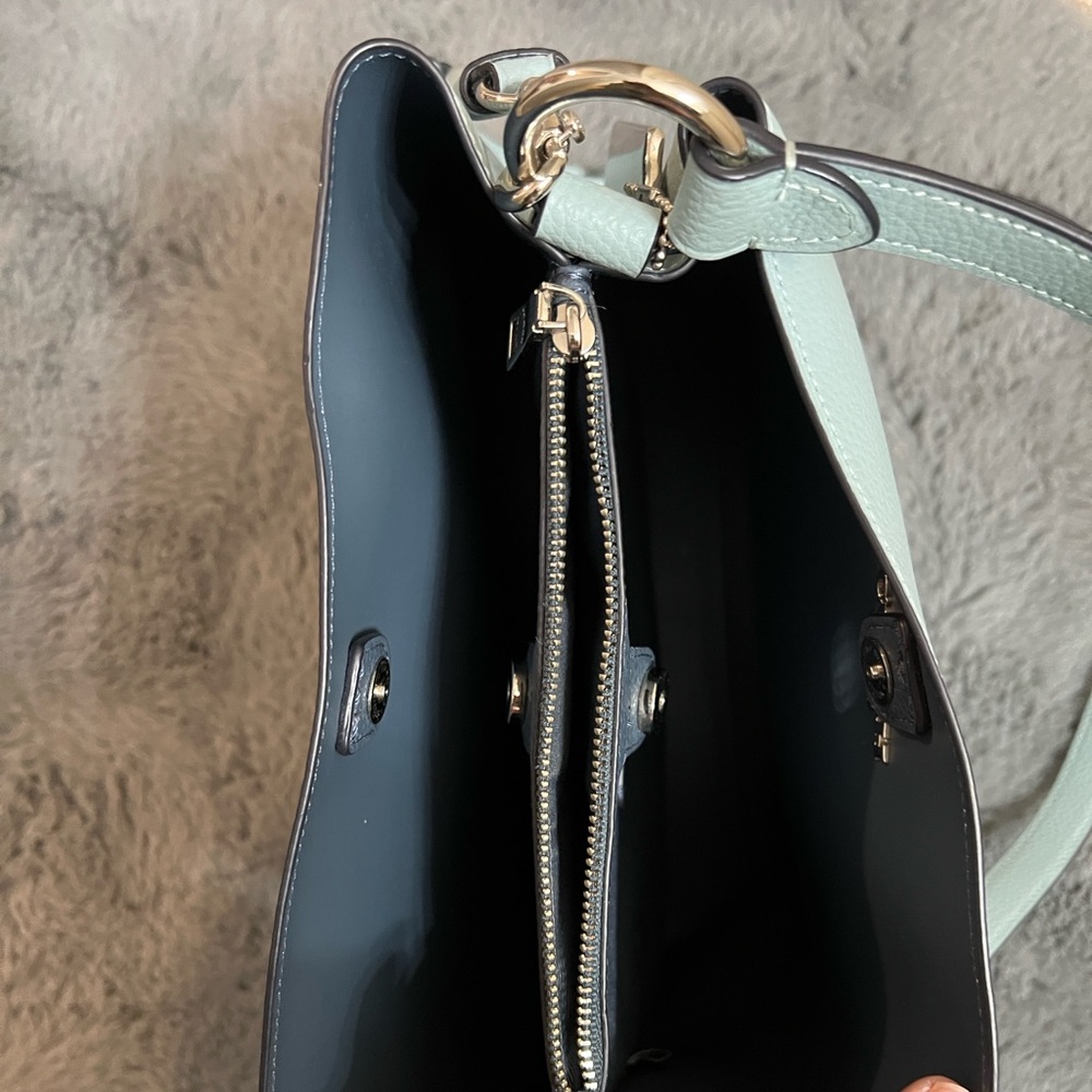 Coach Mollie Bucket Bag Like New! - Picture 4 of 5